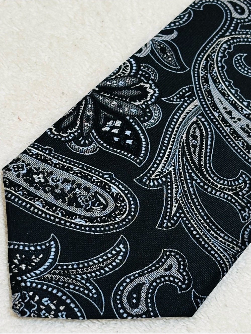 Brand New High Quality Designer Tie By Paul Malone / Palm Beach